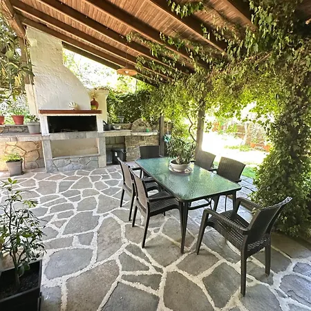 Theodoras House * Nea Iraklitsa