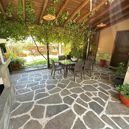 컨트리하우스 Theodoras House